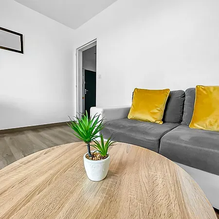L'echappee Du Mans Apartment